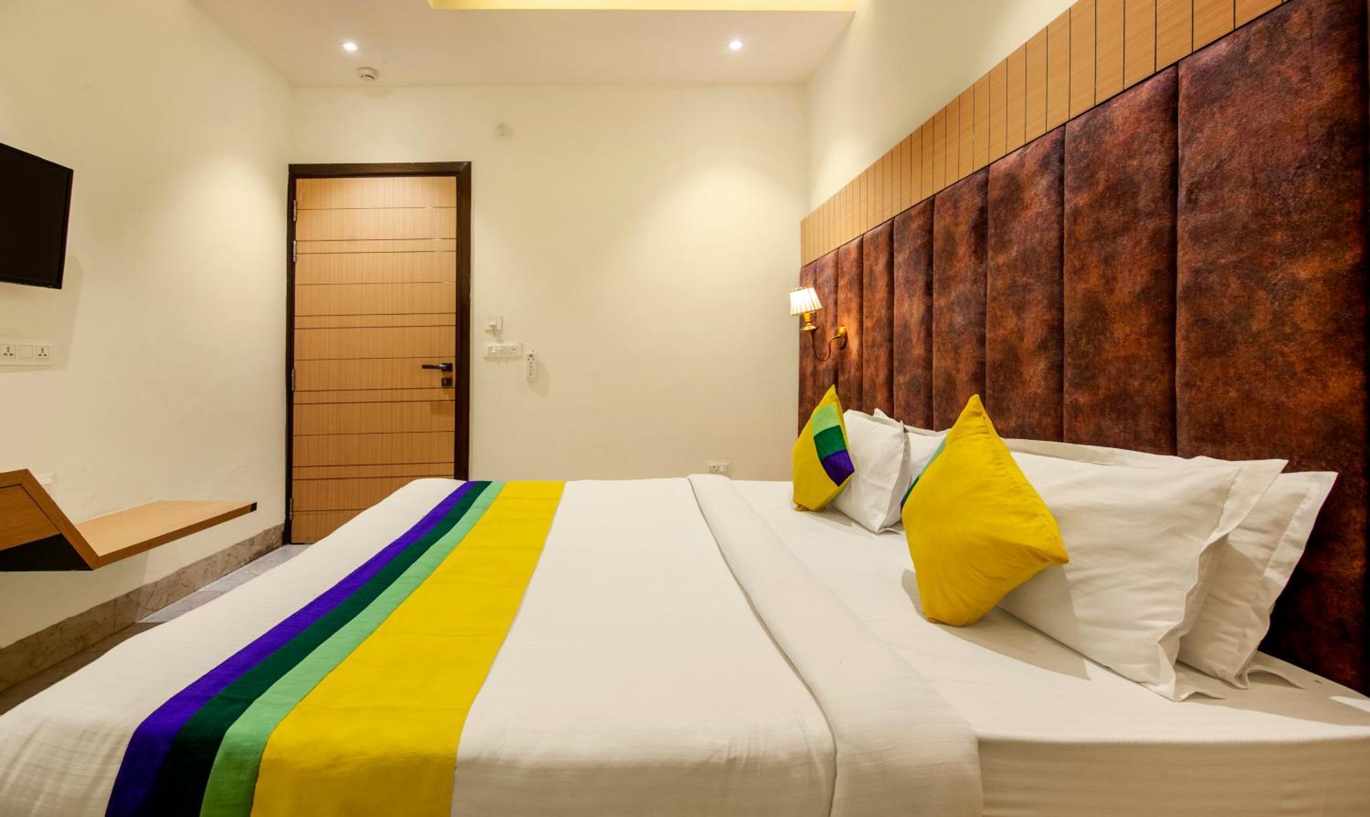 Perfect Stayz Premium- Hotel Sehdev Near Golden Temple Amritsar Exterior foto