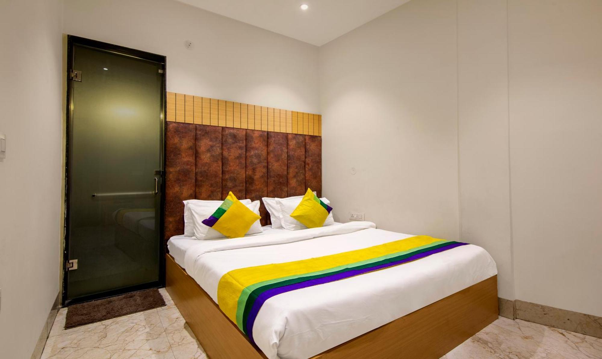 Perfect Stayz Premium- Hotel Sehdev Near Golden Temple Amritsar Exterior foto