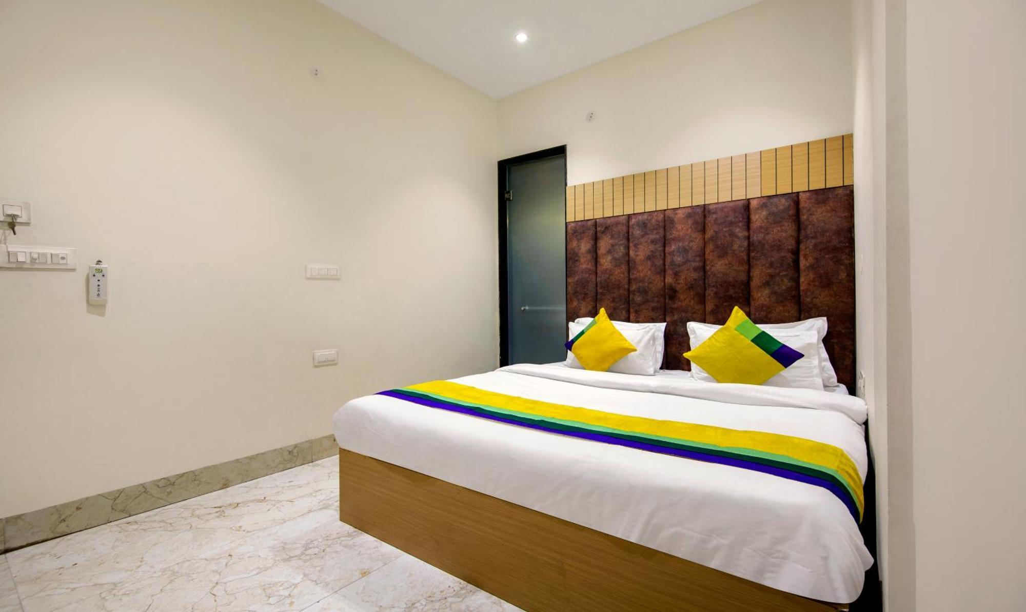 Perfect Stayz Premium- Hotel Sehdev Near Golden Temple Amritsar Exterior foto