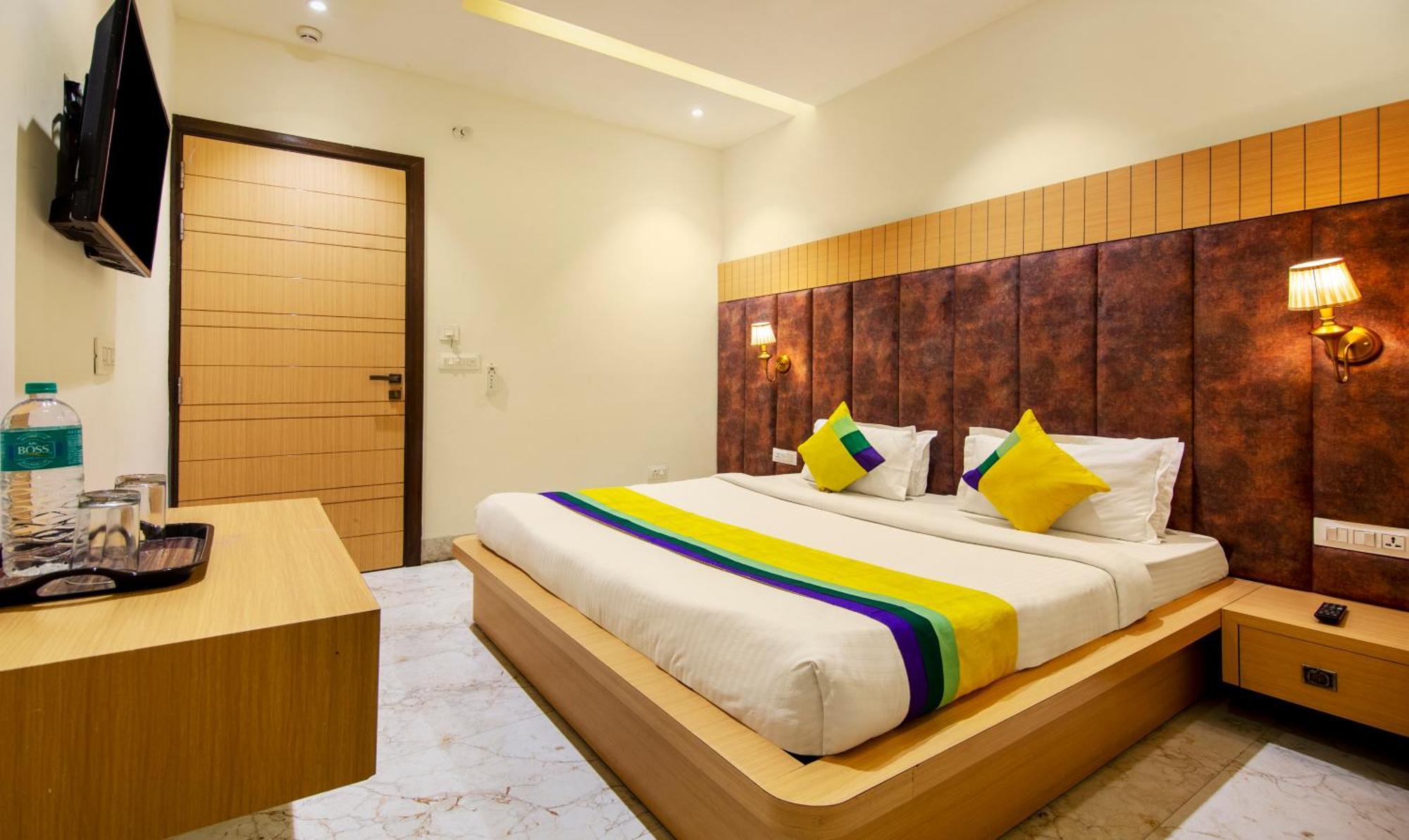 Perfect Stayz Premium- Hotel Sehdev Near Golden Temple Amritsar Exterior foto