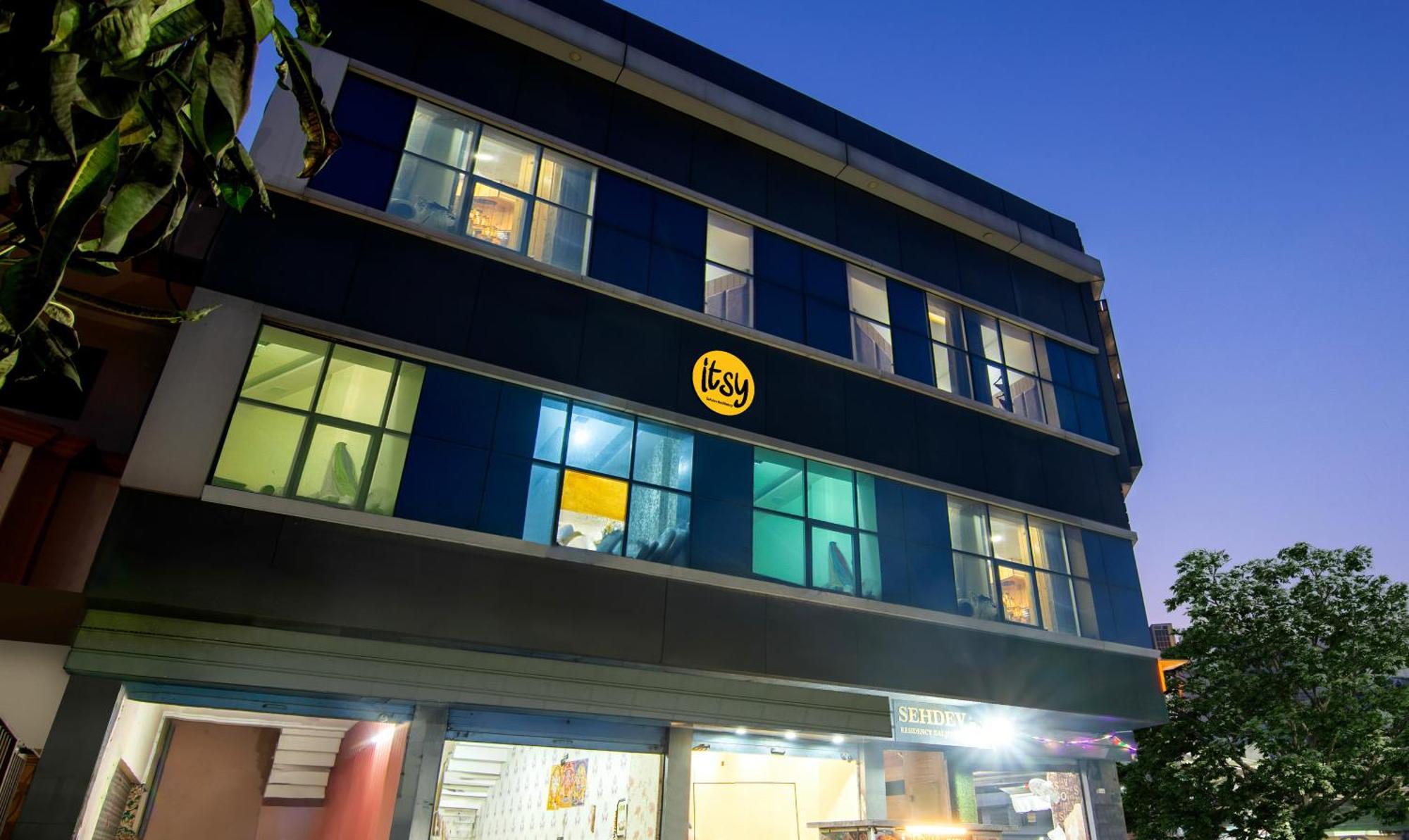 Perfect Stayz Premium- Hotel Sehdev Near Golden Temple Amritsar Exterior foto