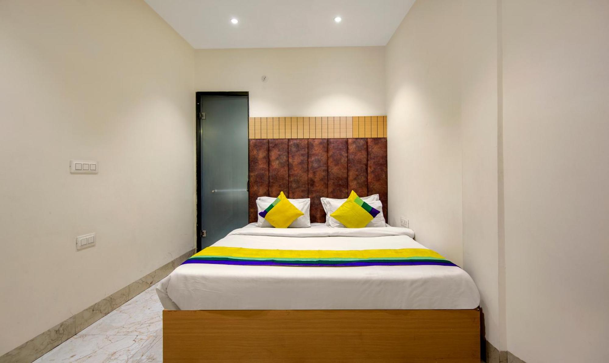 Perfect Stayz Premium- Hotel Sehdev Near Golden Temple Amritsar Exterior foto