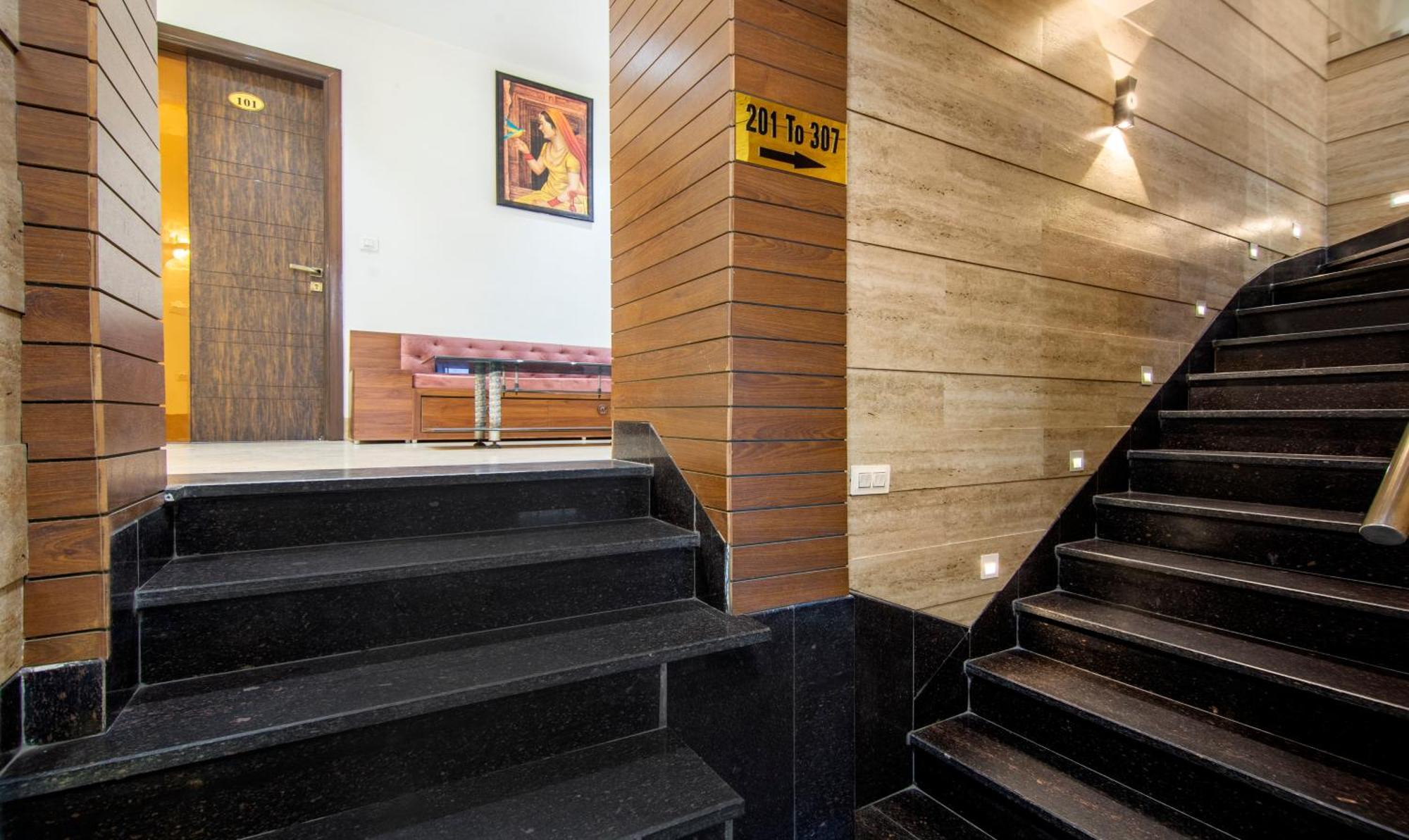 Perfect Stayz Premium- Hotel Sehdev Near Golden Temple Amritsar Exterior foto