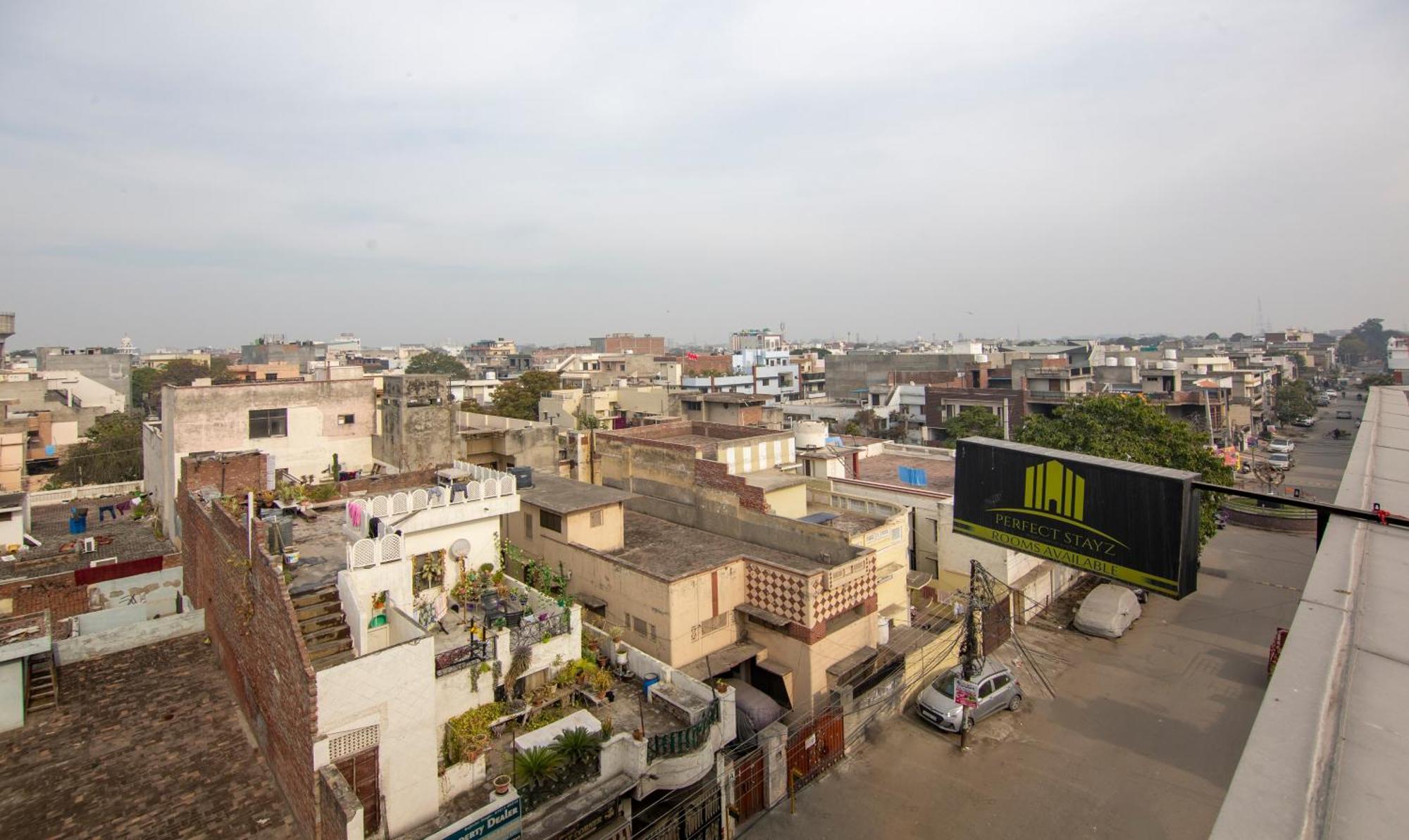Perfect Stayz Premium- Hotel Sehdev Near Golden Temple Amritsar Exterior foto